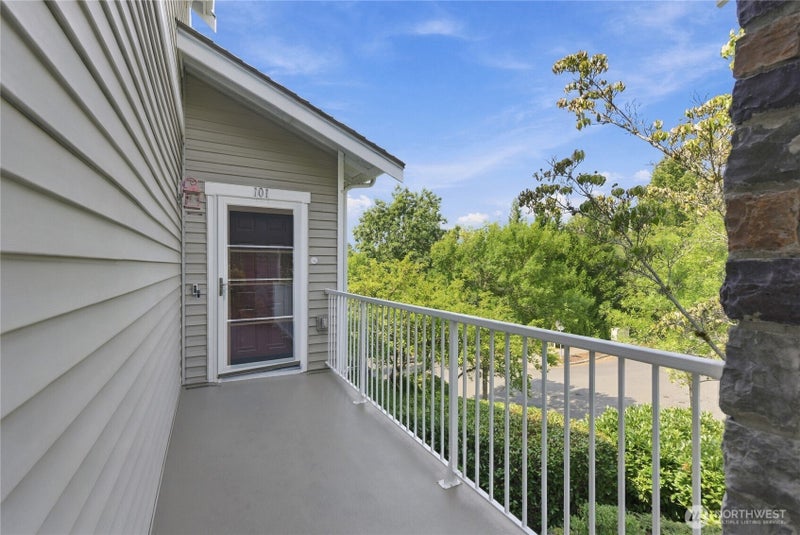1601 NE Katsura Street 101