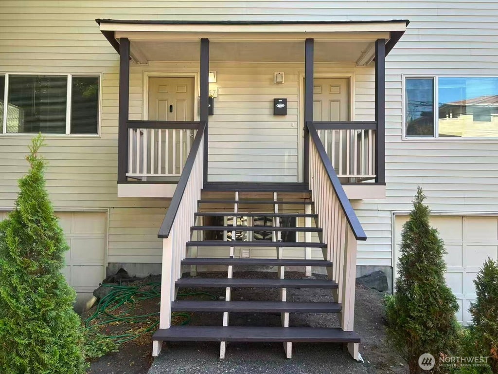 Photo of 2357 NW 65th St, Seattle, WA 98117 (MLS # 2575326)