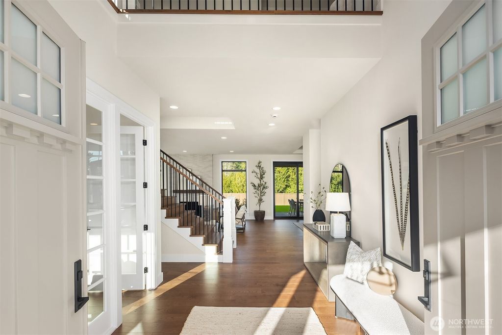 Photo of 13848 SE 10th Street, Bellevue, WA 98005 (MLS # 2471438)