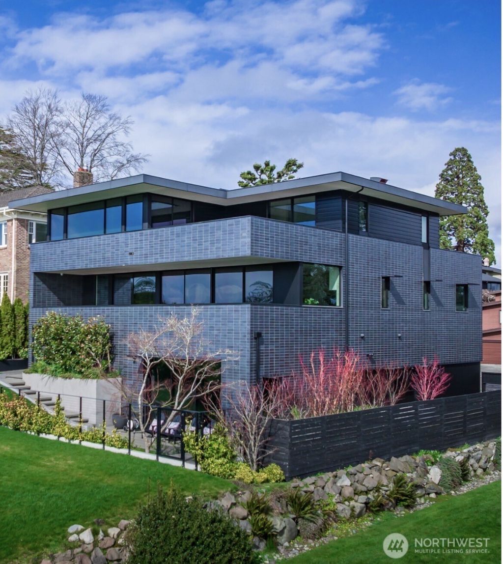 Photo of 1914 Magnolia Boulevard W, Seattle, WA 98199 (MLS # 2492720)