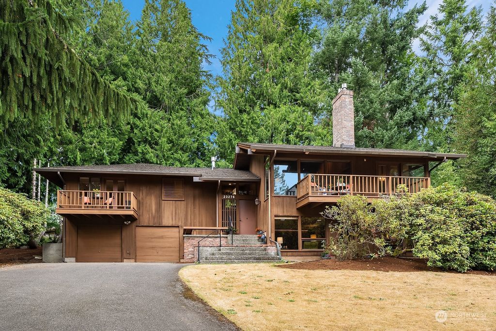 Photo of 23276 SE 54th Place, Issaquah, WA 98029 (MLS # 2149327)