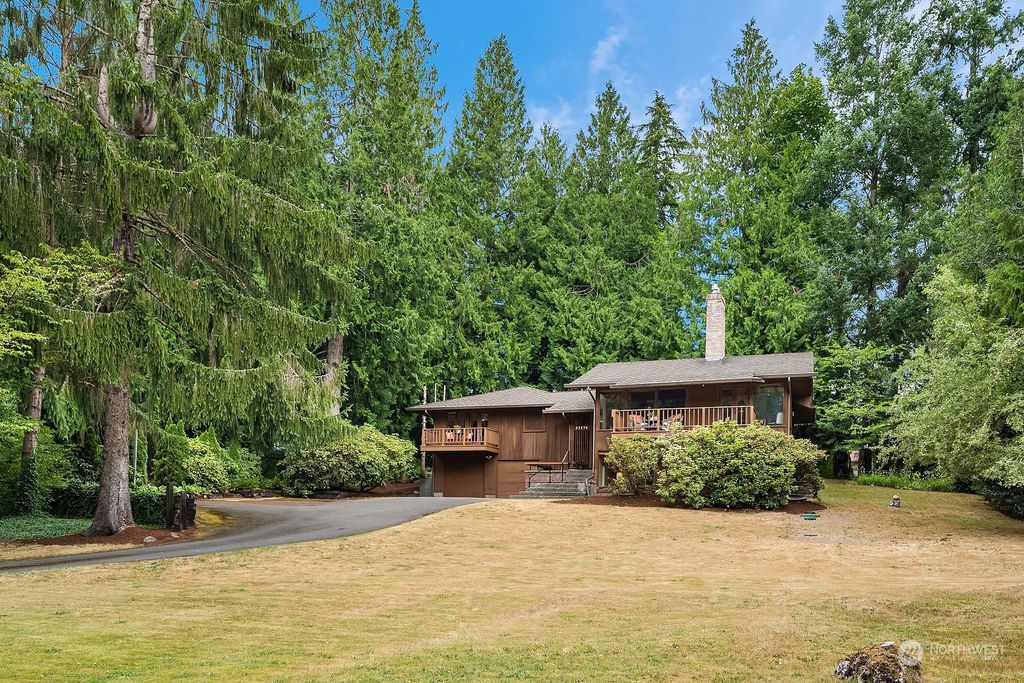 Photo of 23276 SE 54th Place, Issaquah, WA 98029 (MLS # 2149327)