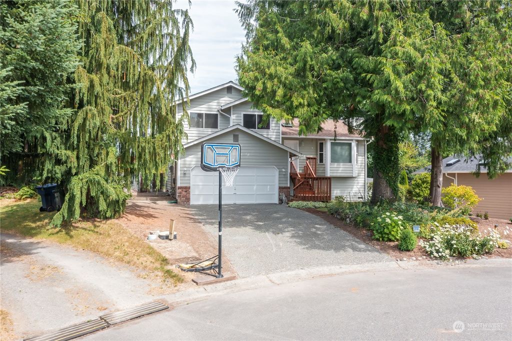 Photo of 4521 131st Street SE, Everett, WA 98208 (MLS # 2076422)