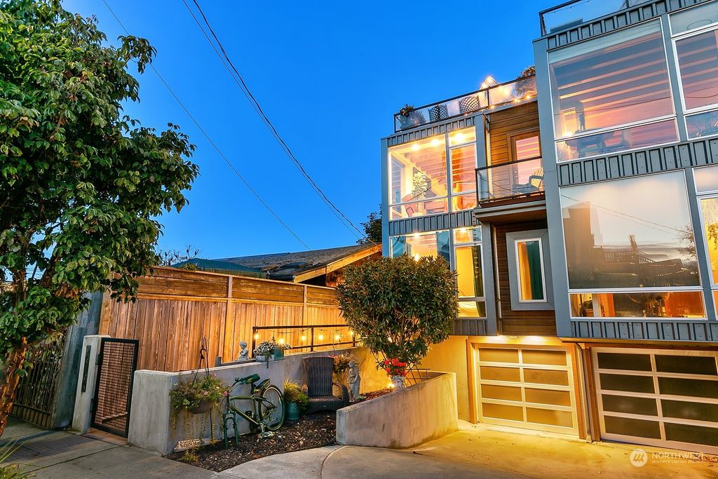 Photo of 2610 Marine Avenue SW #A, Seattle, WA 98116 (MLS # 2014301)