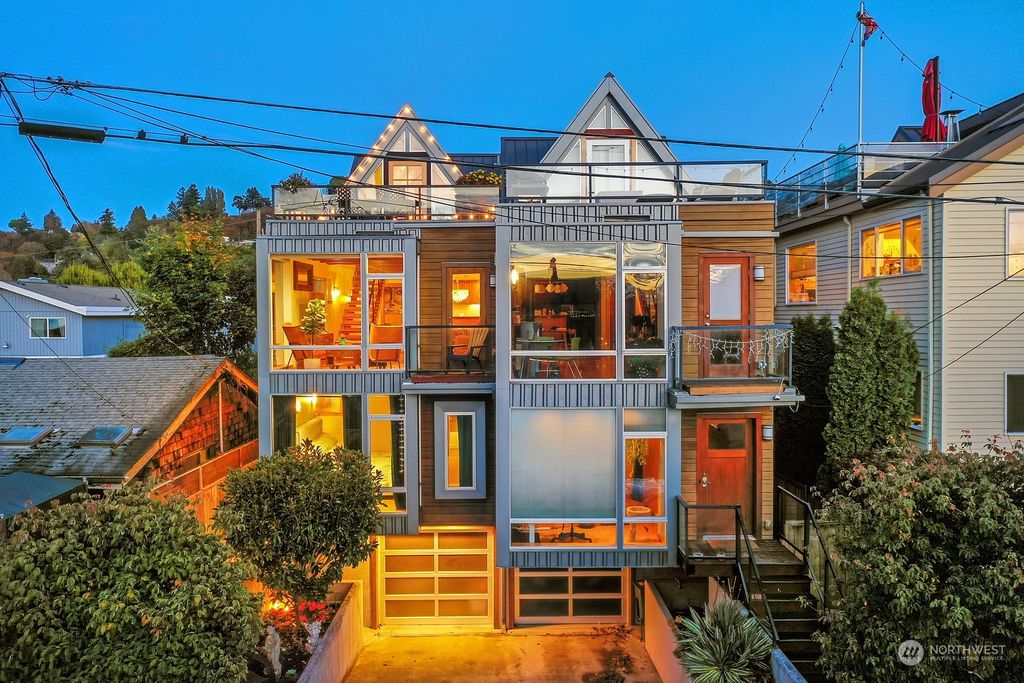 Photo of 2610 Marine Avenue SW #A, Seattle, WA 98116 (MLS # 2014301)