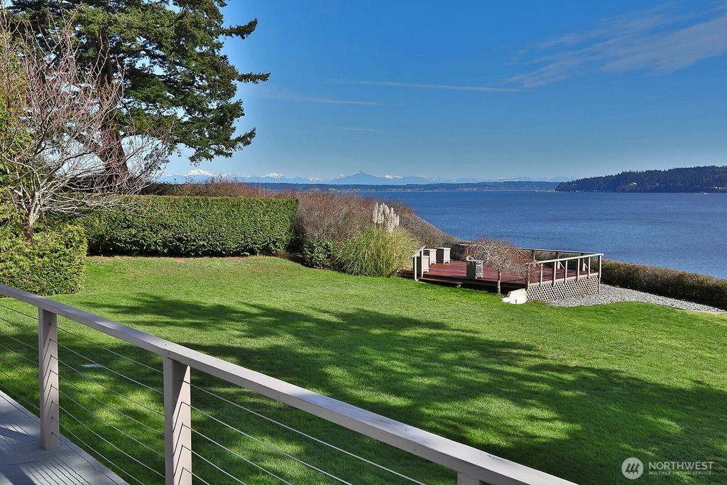 Photo of 2693 North Bluff Road, Greenbank, WA 98253 (MLS # 2519902)
