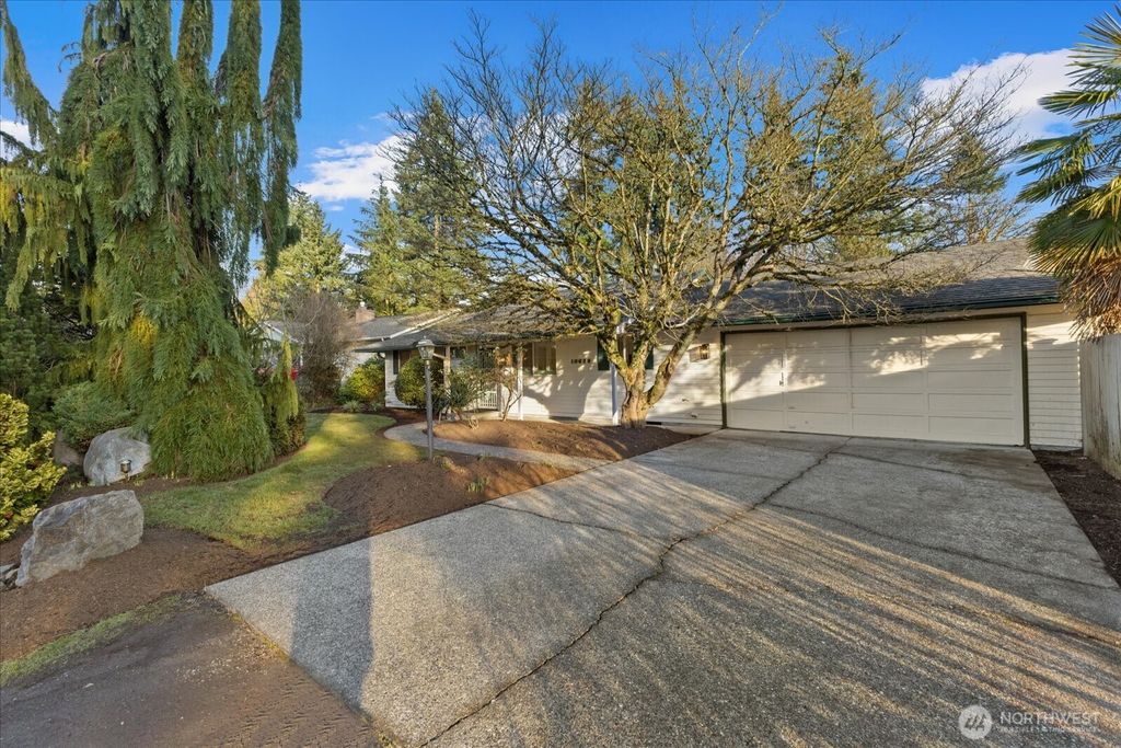 Photo of 10629 26th Drive SE, Everett, WA 98208 (MLS # 2470115)