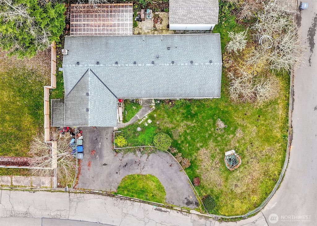 Photo of 25916 14th Place S, Des Moines, WA 98198 (MLS # 2459442)