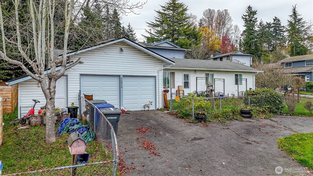 Photo of 25916 14th Place S, Des Moines, WA 98198 (MLS # 2459442)