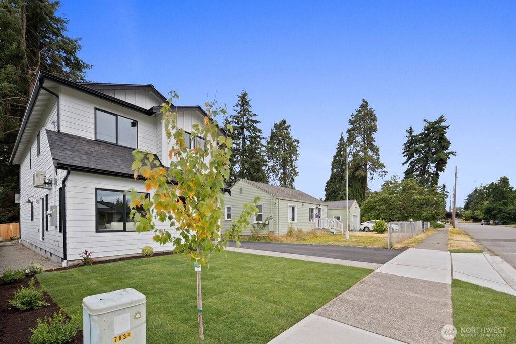 Photo of 7638 S J Street, Tacoma, WA 98408 (MLS # 2557489)