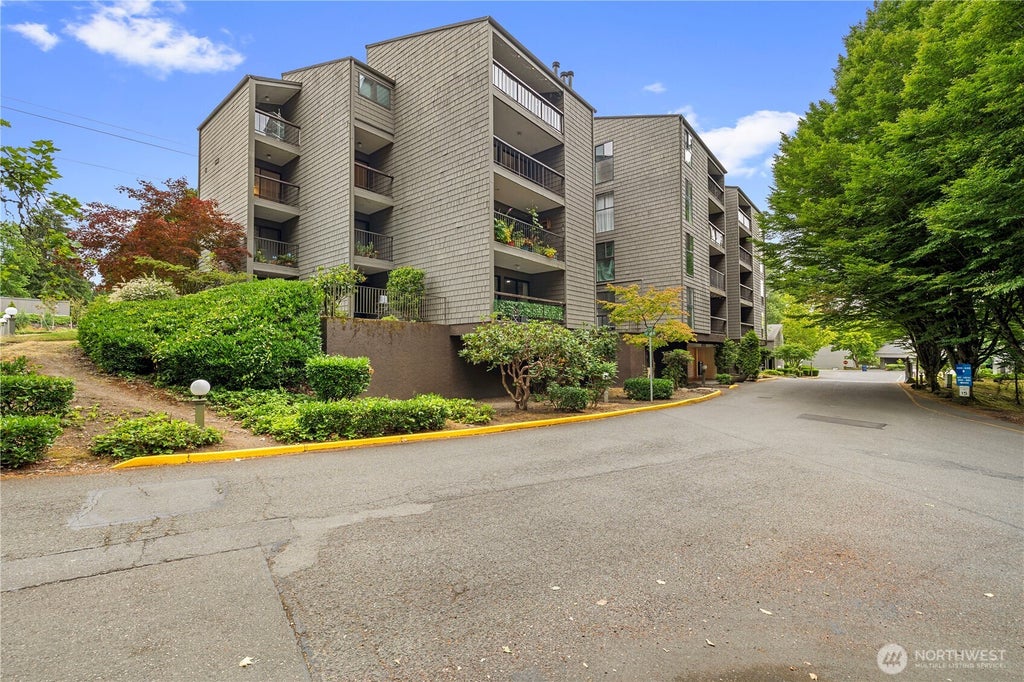 Photo of 6479 137th Avenue NE #364, Redmond, WA 98052 (MLS # 2591049)