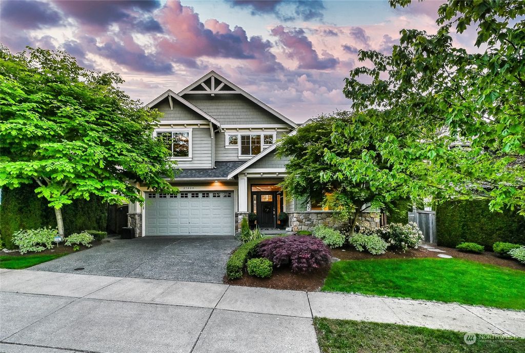 Photo of 27220 SE 18th Place, Sammamish, WA 98075 (MLS # 2071055)