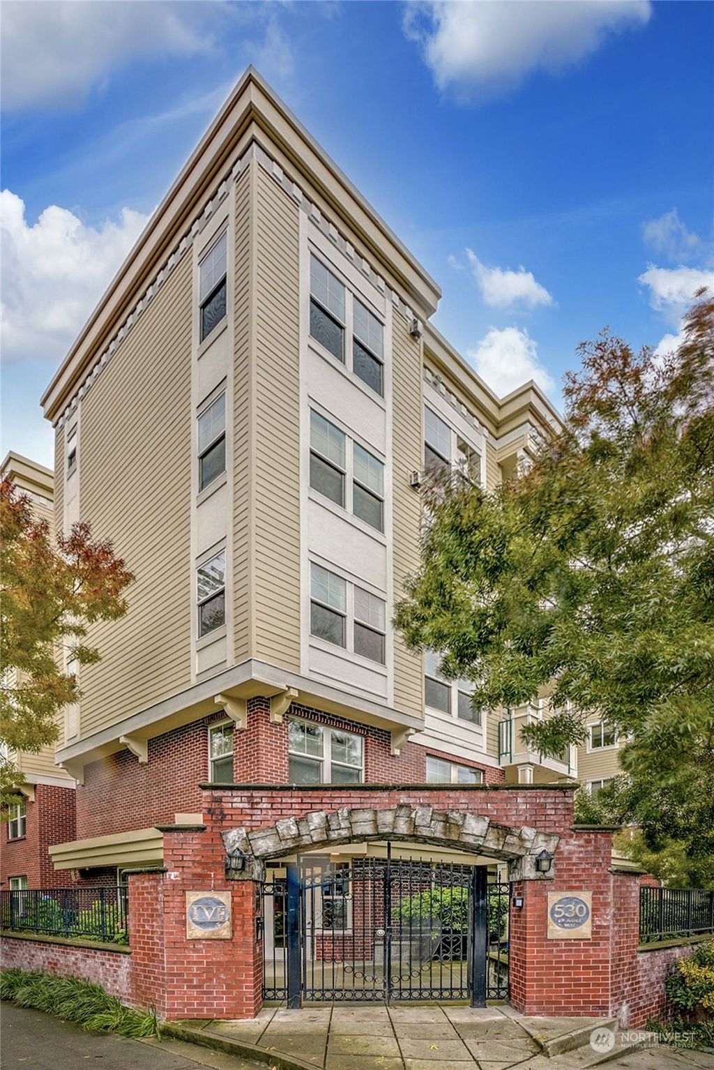 Photo of 530 4th Avenue W #205, Seattle, WA 98119 (MLS # 2027742)