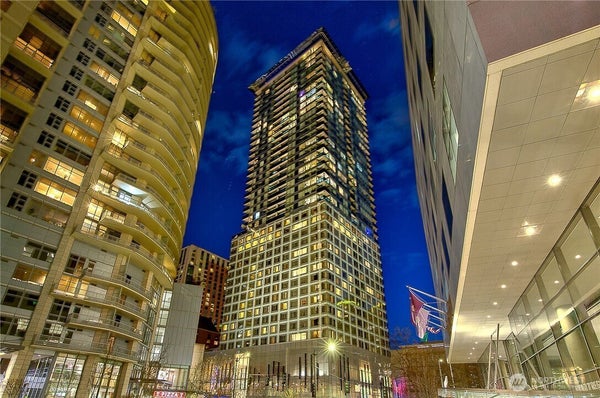 737 OLIVE WAY APT 3101, SEATTLE, WA 98101 - Image 4d28708b16121646cd5ebab48e73f41e/2767763716
