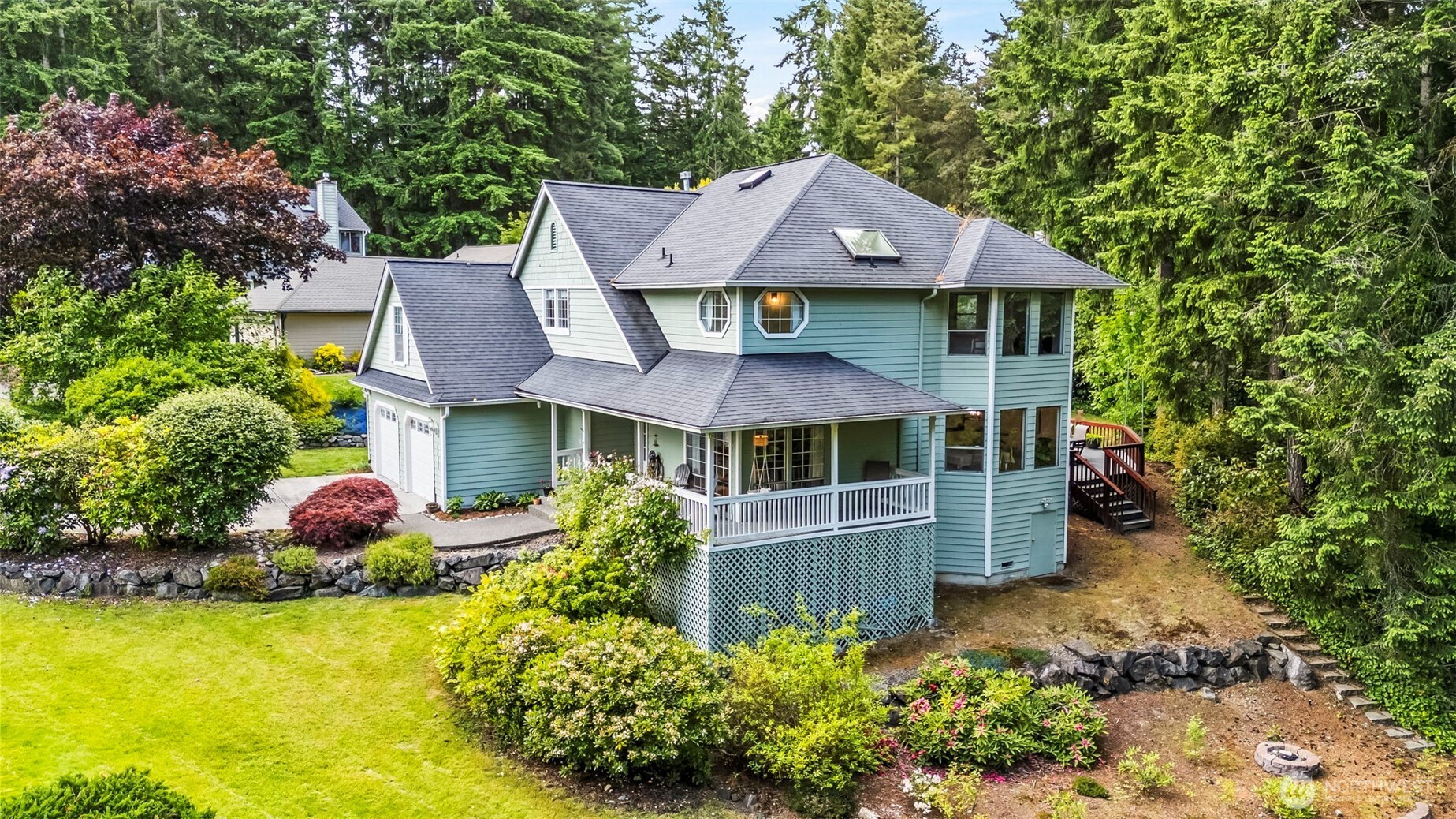 1184 NW Gooseberry Court