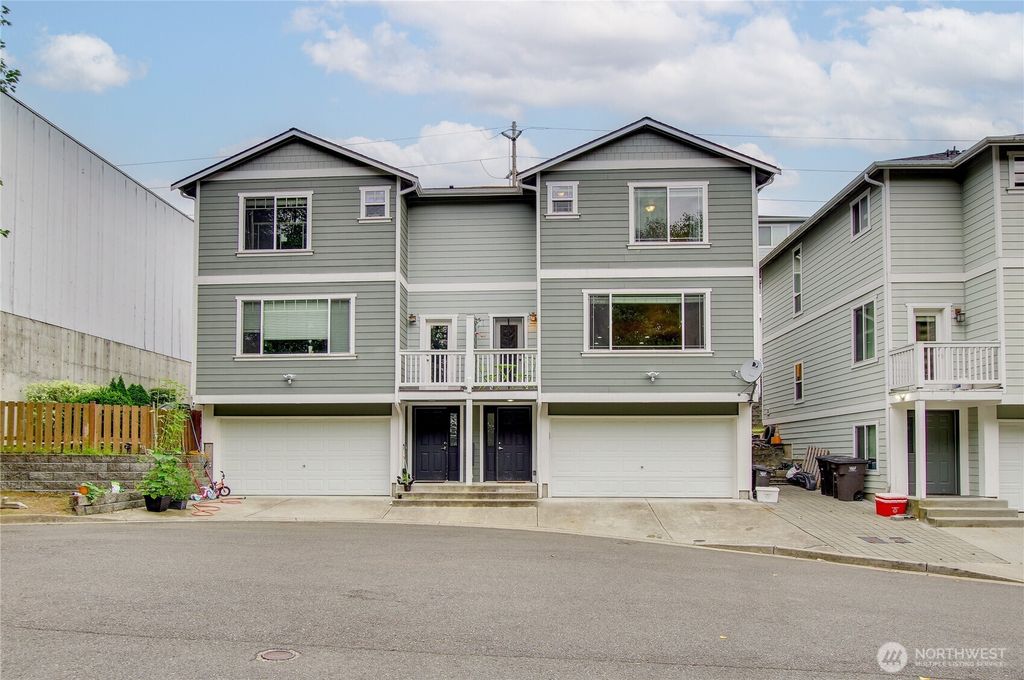 Photo of 1132 Chestnut Street, Everett, WA 98201 (MLS # 2394399)