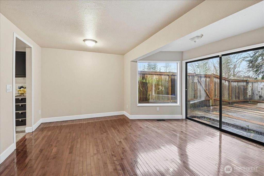 Photo of 1596 Aberdeen Court SE, Renton, WA 98055 (MLS # 2484222)