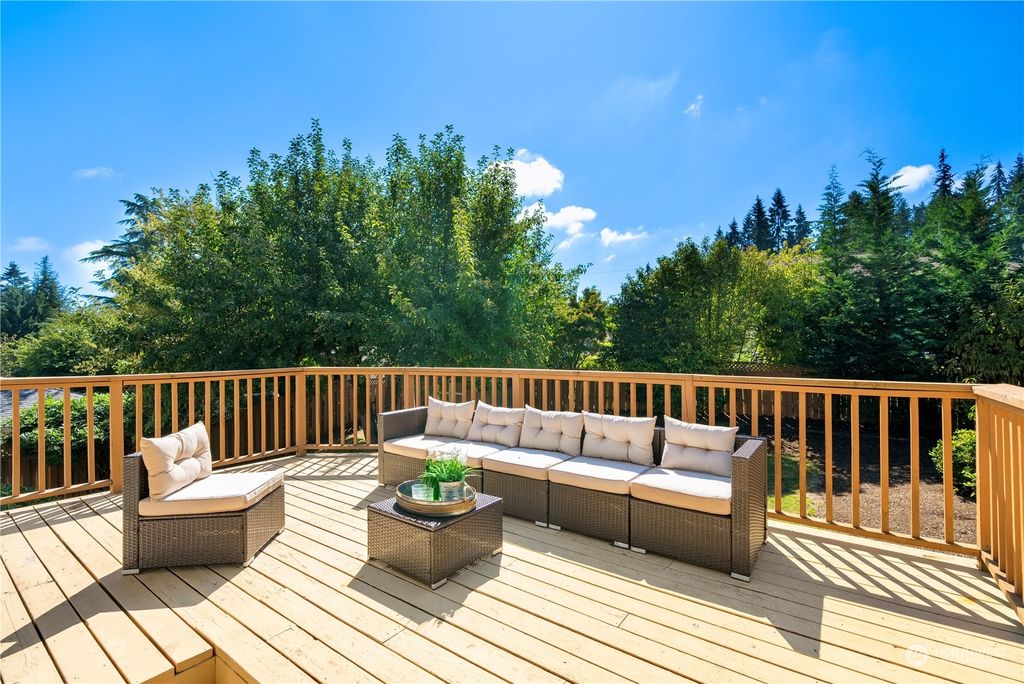 Photo of 14029 NE 73rd Street, Redmond, WA 98052 (MLS # 2286363)