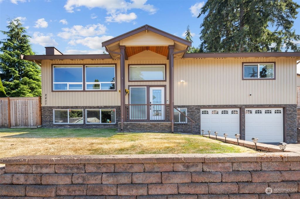 Photo of 2437 S 298th Street, Federal Way, WA 98003 (MLS # 2262685)