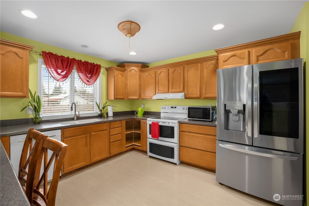 Photo of 2125 Park Avenue, Snohomish, WA 98290 (MLS # 2035112)