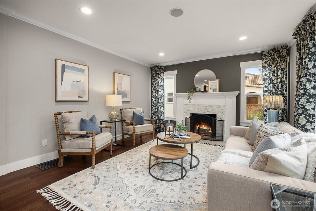 Photo of 814 23rd Avenue E, Seattle, WA 98112 (MLS # 2514543)