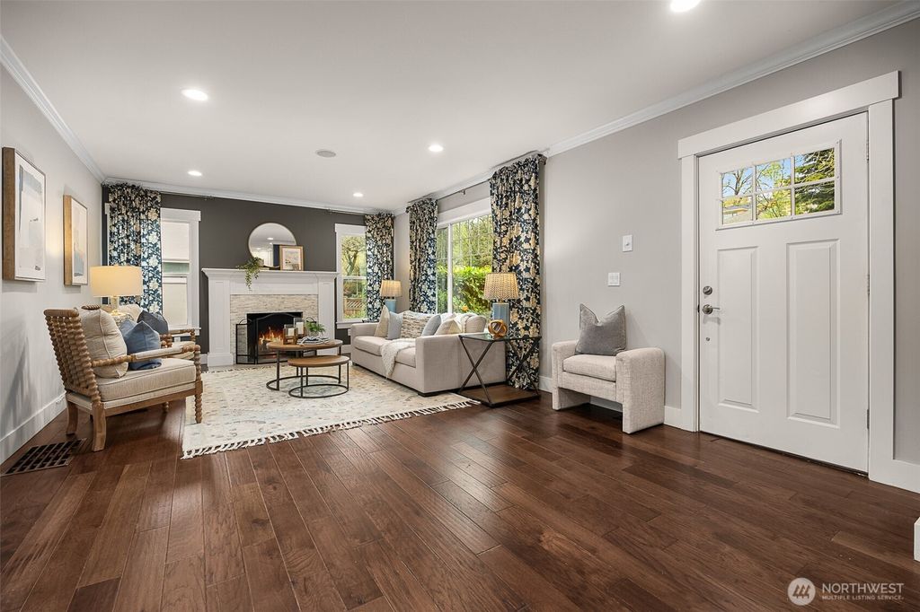 Photo of 814 23rd Avenue E, Seattle, WA 98112 (MLS # 2514543)