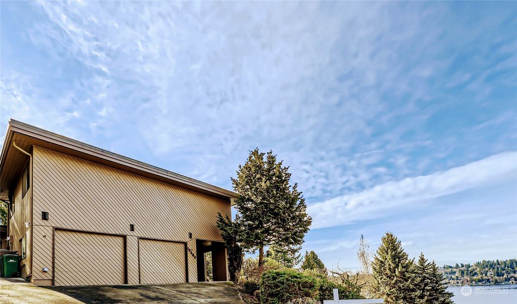 Photo of 13469 64th Terrace NE, Kirkland, WA 98034 (MLS # 2199445)