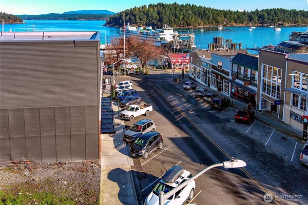 80 1ST ST S, FRIDAY HARBOR, WA 98250 - Image 4d3ef88ca577366e7df312f5a61dff52/1286291468
