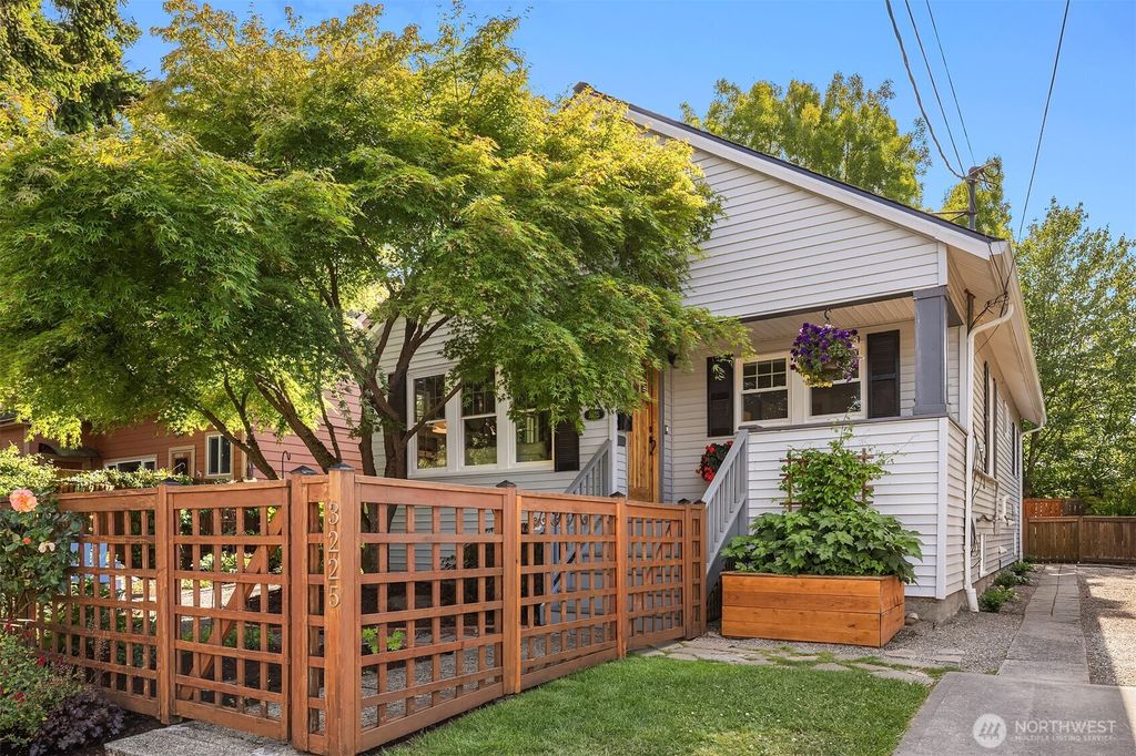Photo of 3225 Walnut Avenue SW, Seattle, WA 98116 (MLS # 2390851)