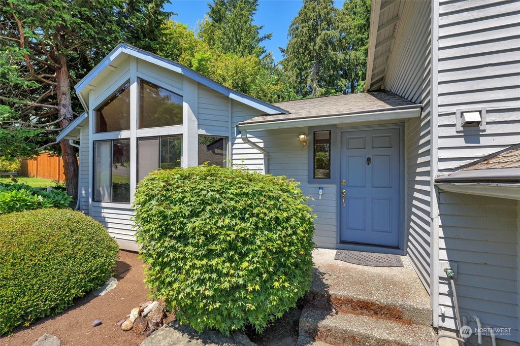 Photo of 18120 NE 100th Court Street, Redmond, WA 98052 (MLS # 2250016)