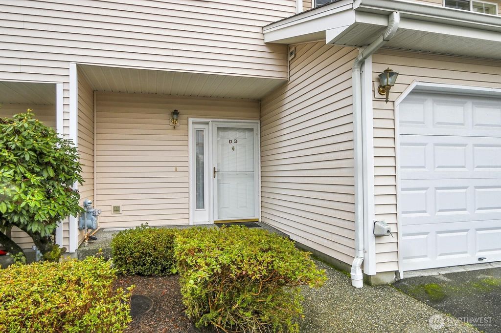 Photo of 3113 156th Street SW #D3, Lynnwood, WA 98087 (MLS # 2338189)