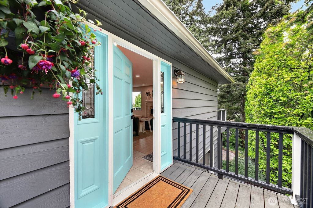 Photo of 4515 SW Genesee Street, Seattle, WA 98116 (MLS # 2523659)