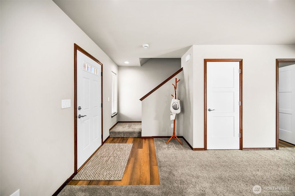 Photo of 103 George Loop Loop, Rock Island, WA 98850 (MLS # 2439408)