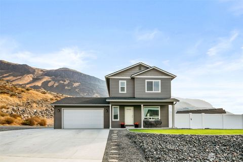 Photo of 103 George Loop Loop, Rock Island, WA 98850 (MLS # 2439408)