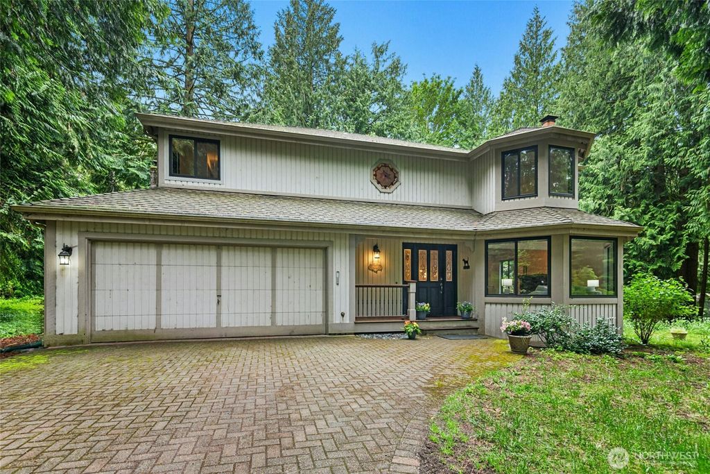 Photo of 24705 SE Mirrormont Way, Issaquah, WA 98027 (MLS # 2529185)
