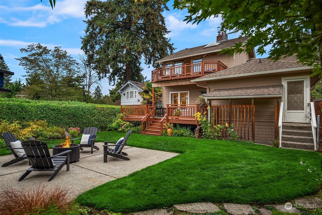 Photo of 7313 Wright Avenue SW, Seattle, WA 98136 (MLS # 2285113)