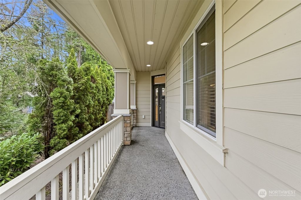 Photo of 16788 NE 123rd Way, Redmond, WA 98052 (MLS # 2496492)