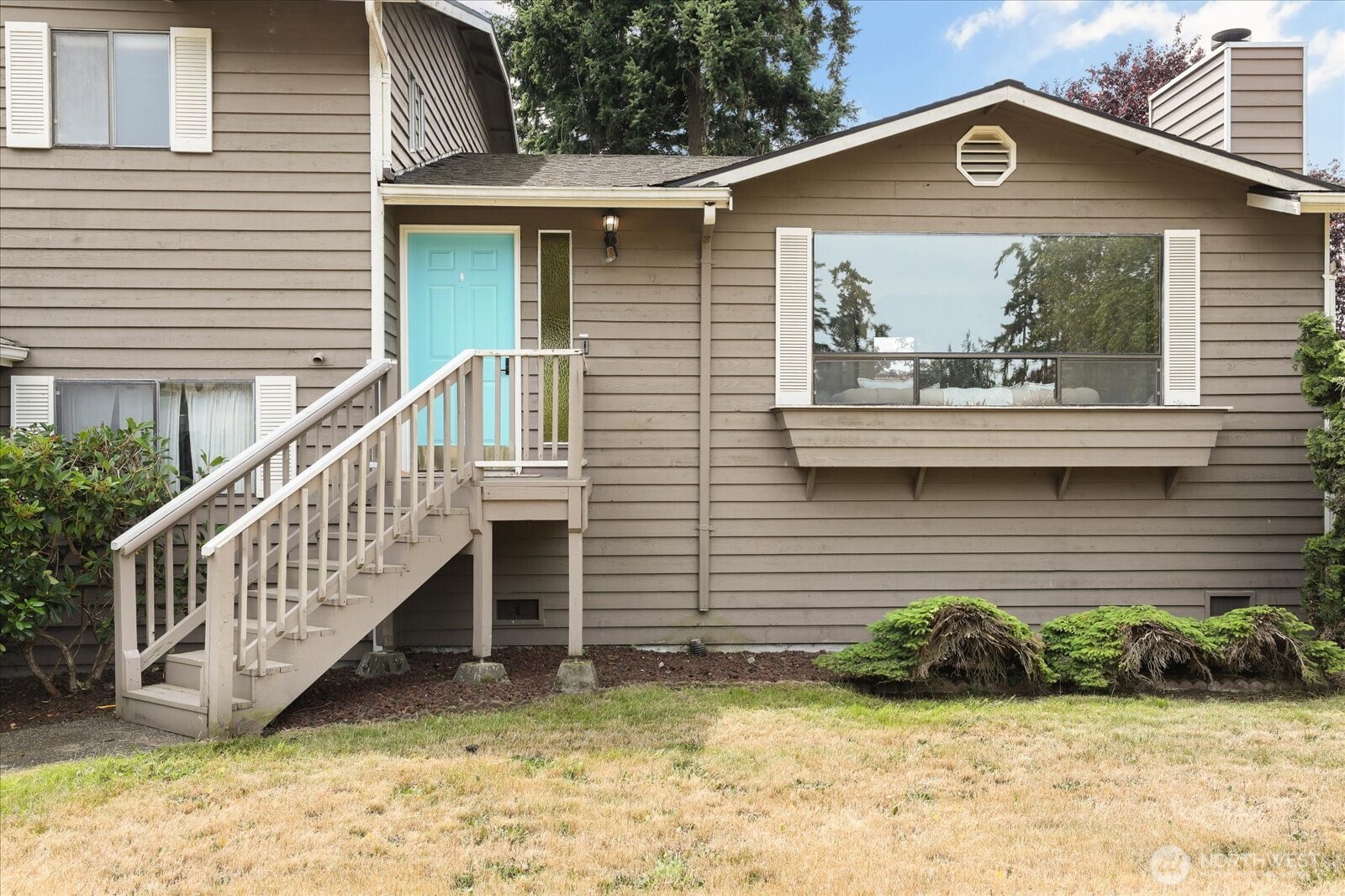 485 NW Columbia Drive
