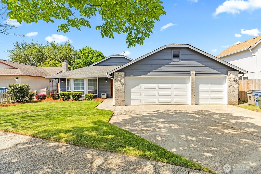Photo of 4518 NE 138th Place, Vancouver, WA 98682 (MLS # 2514294)
