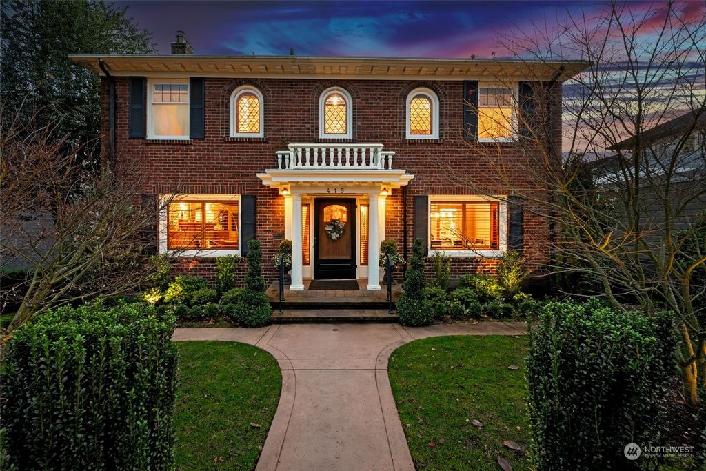 Photo of 415 W Comstock Street, Seattle, WA 98119 (MLS # 2189754)