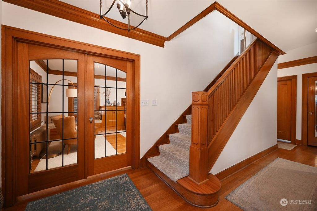 Photo of 415 W Comstock Street, Seattle, WA 98119 (MLS # 2189754)