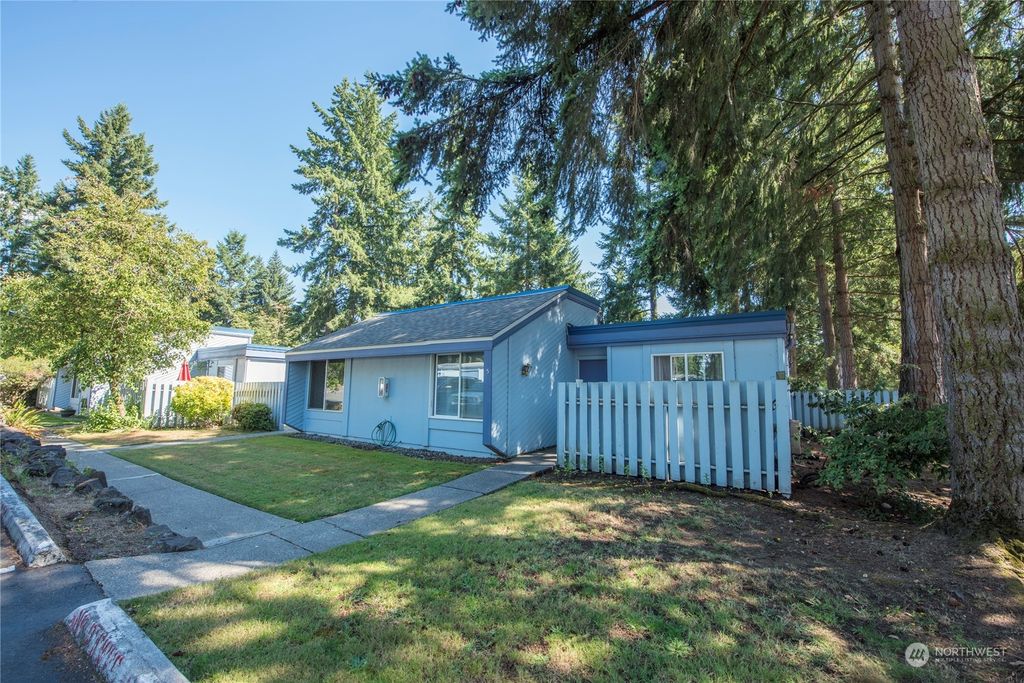 Photo of 4300 NE Sunset Boulevard #D5, Renton, WA 98059 (MLS # 2145120)
