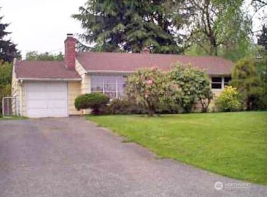 Photo of 13053 Roosevelt Way NE, Seattle, WA 98125 (MLS # 2446771)