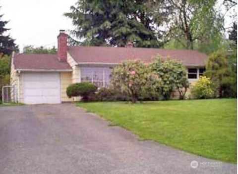Photo of 13053 Roosevelt Way NE, Seattle, WA 98125 (MLS # 2446771)