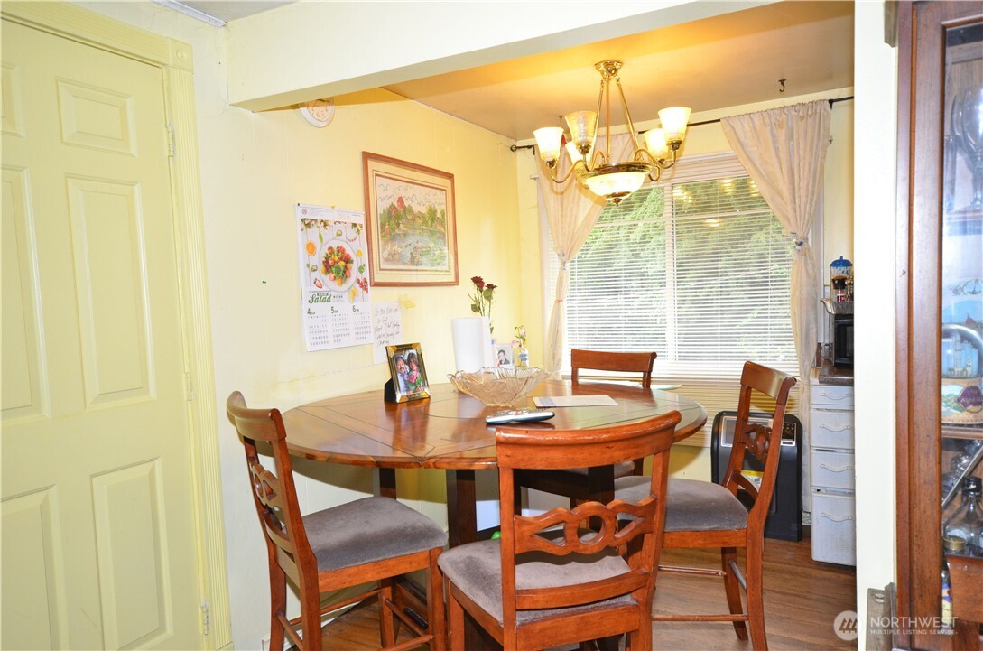 13053 Roosevelt Way NE