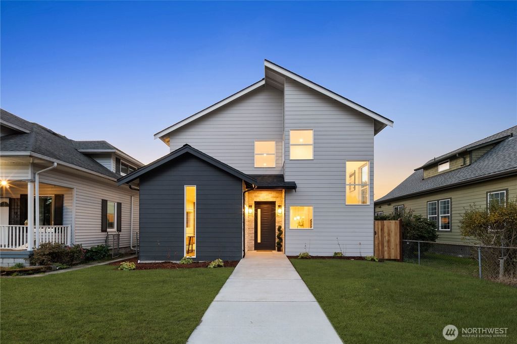 Photo of 511 Morris Avenue S, Renton, WA 98057 (MLS # 2449385)