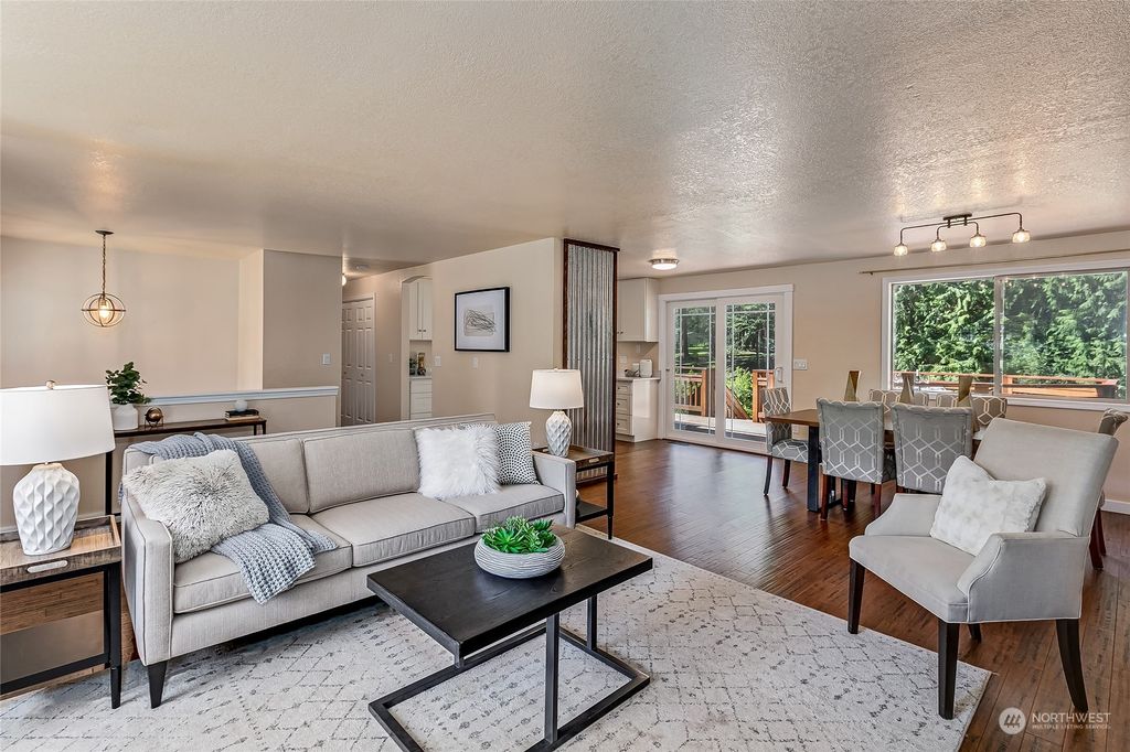 Photo of 6509 210th Avenue NE, Redmond, WA 98053 (MLS # 2065327)