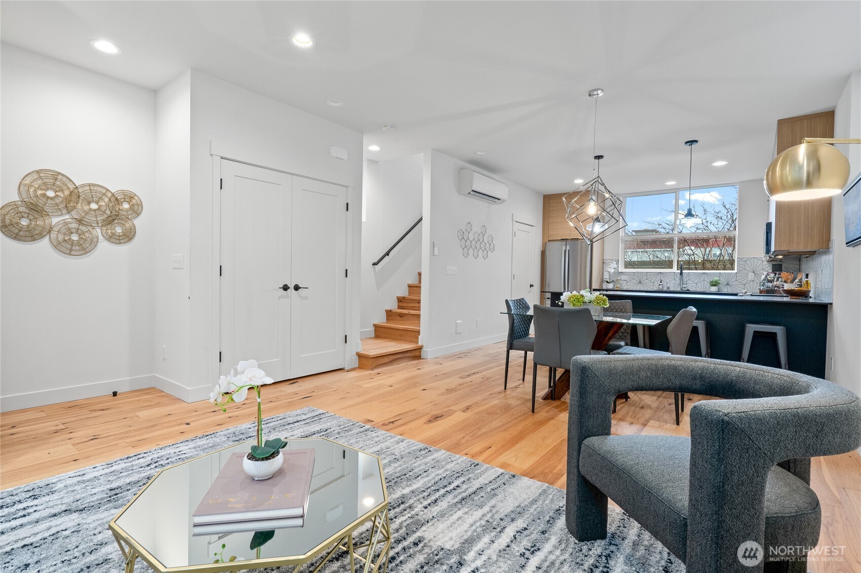 4517 Sunnyside Avenue N