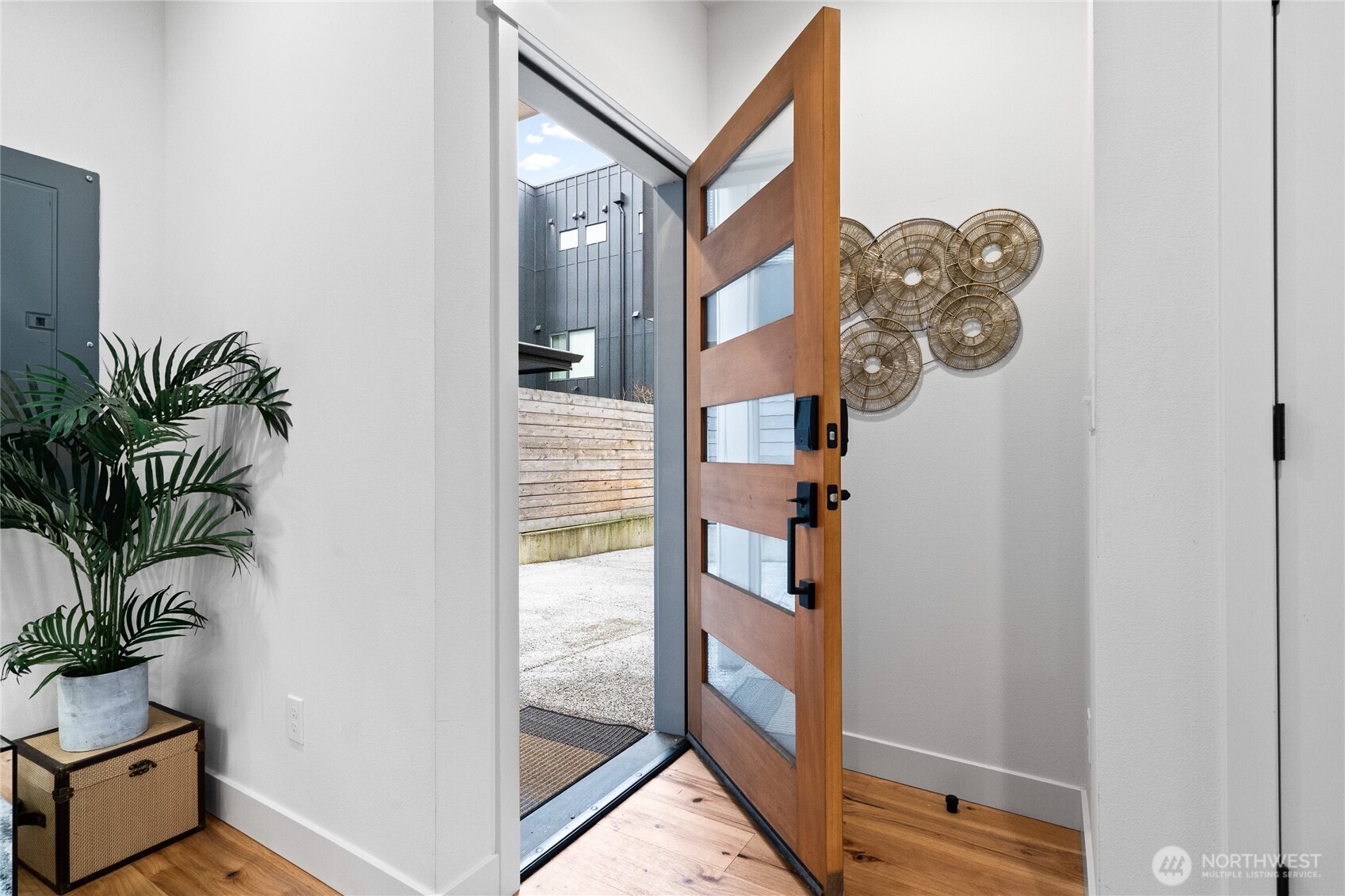 4517 Sunnyside Avenue N