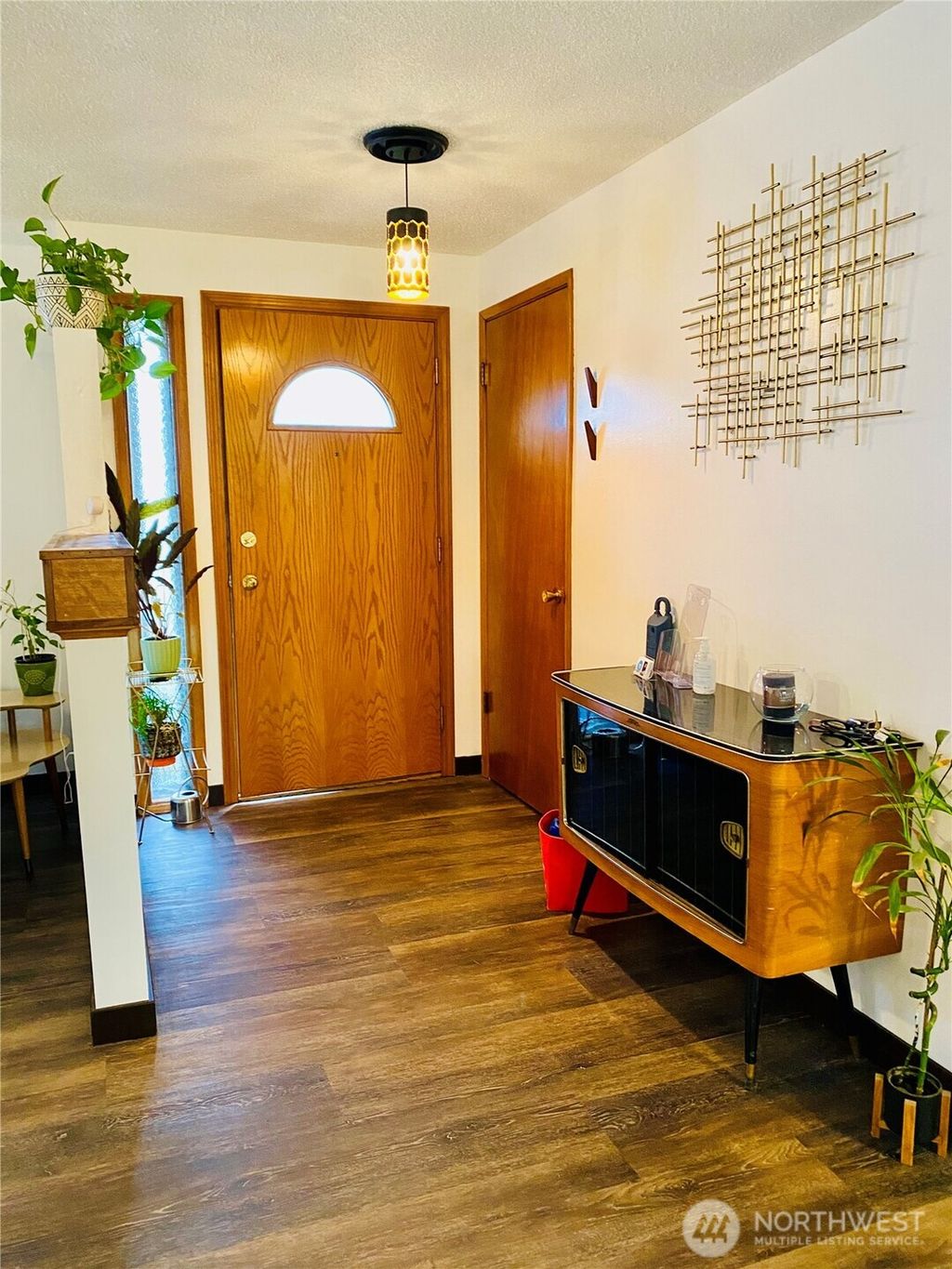 Photo of 709 S 137th Place, Burien, WA 98168 (MLS # 2468517)